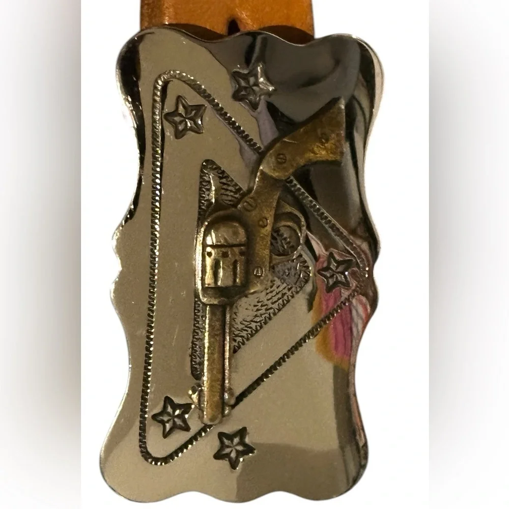 Chambers Belt Co. tooled Leather Brown Men’s Belt with spinning Revolver buckle.